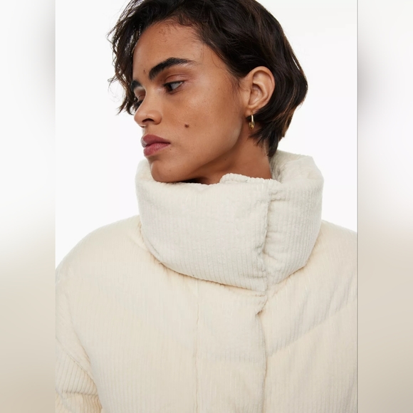 Aritzia Wilfred the cloud puff - Picture 3 of 14